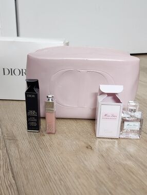 CD Dior Bag Patent Makeup Pouch Baby Pink With 2 Pcs Mini Gift Set